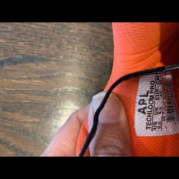 APL BLACK WHITE STRIPE RUNNING SNEAKERS SIZE 9.5 - Picture 7 of 7